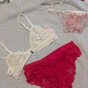 ✨ 3 For 20 Closet Clear Out✨ Lace Bralette and Panty Set - Pink 🩷 White 🎀 (034